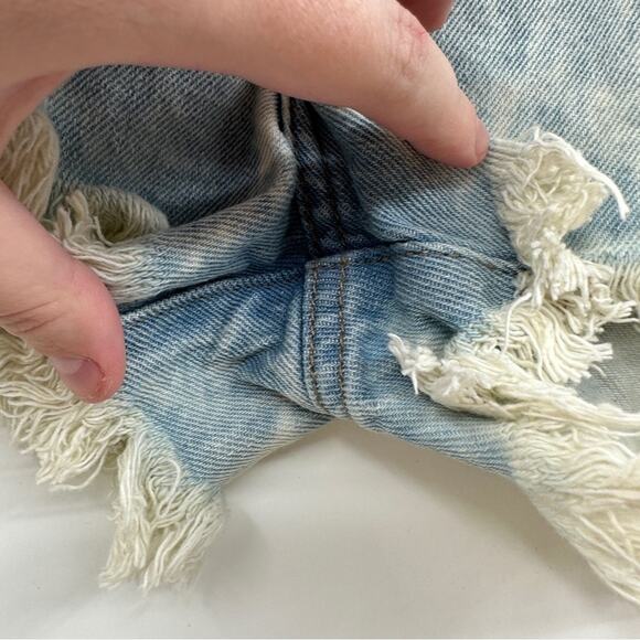 Gef France Light Acid Wash Distressed Skinny Fit Lepi‎ Denim Shorts Size 6 - Picture 3 of 9